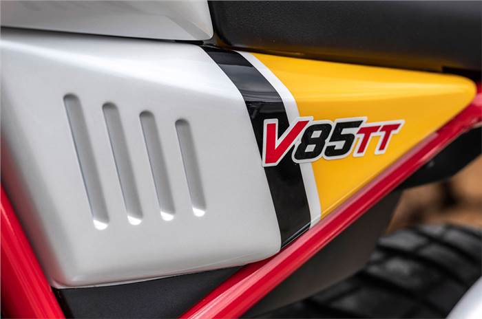 Moto Guzzi V85 TT side panel